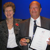 Professor Jeff Griffiths receiving the Beale Medal